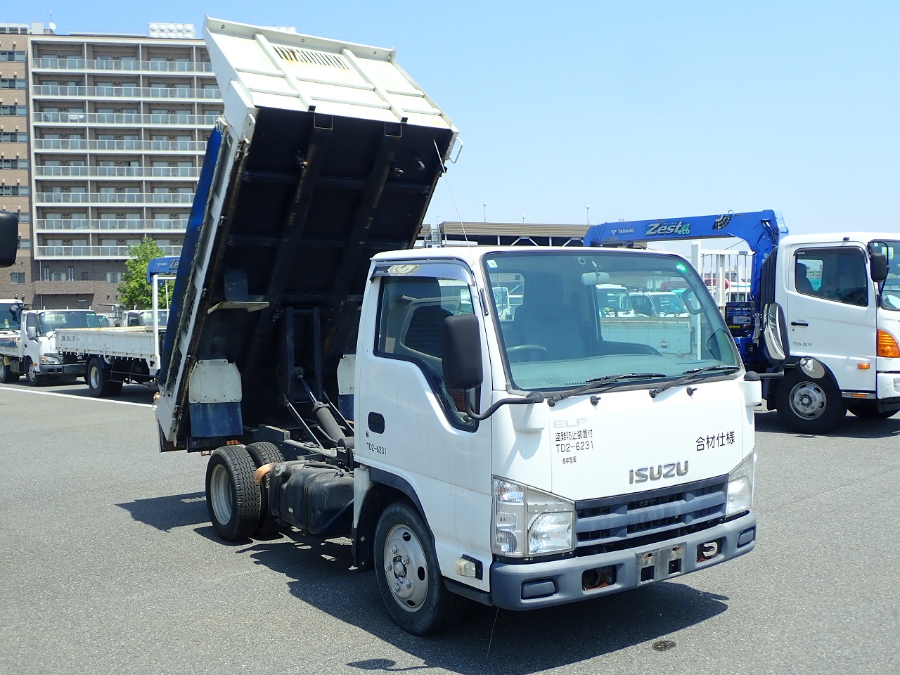ISUZU Elf Truck