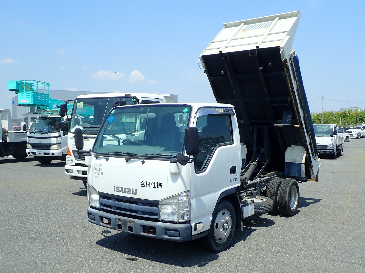 ISUZU Elf Truck