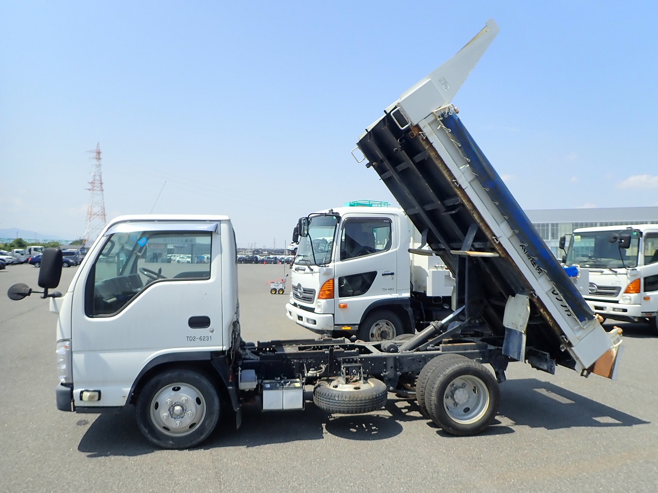 ISUZU Elf Truck