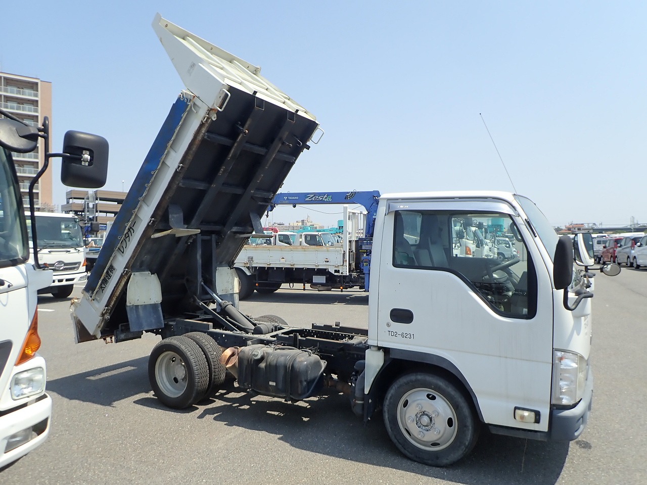 ISUZU Elf Truck