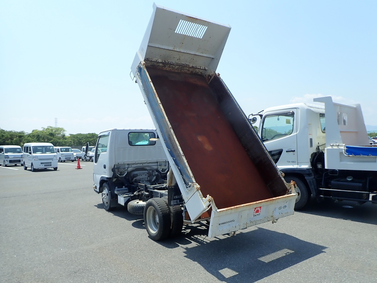 ISUZU Elf Truck