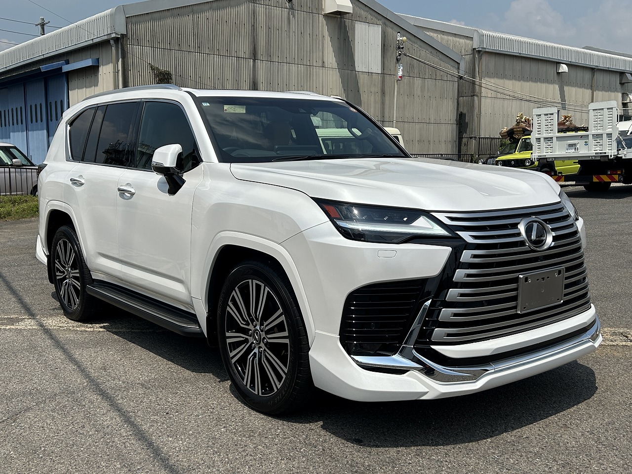 LEXUS LX 600