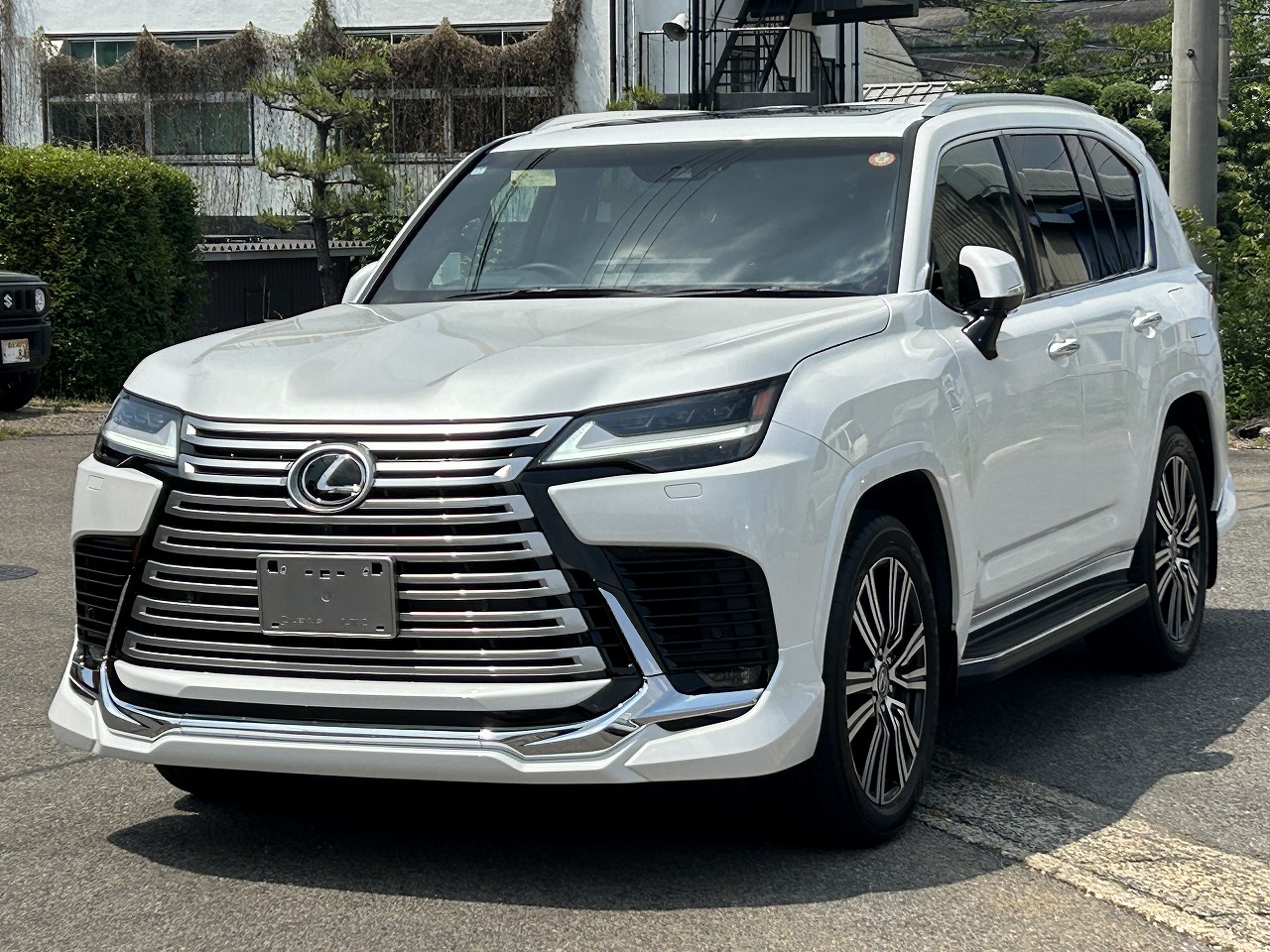 LEXUS LX 600