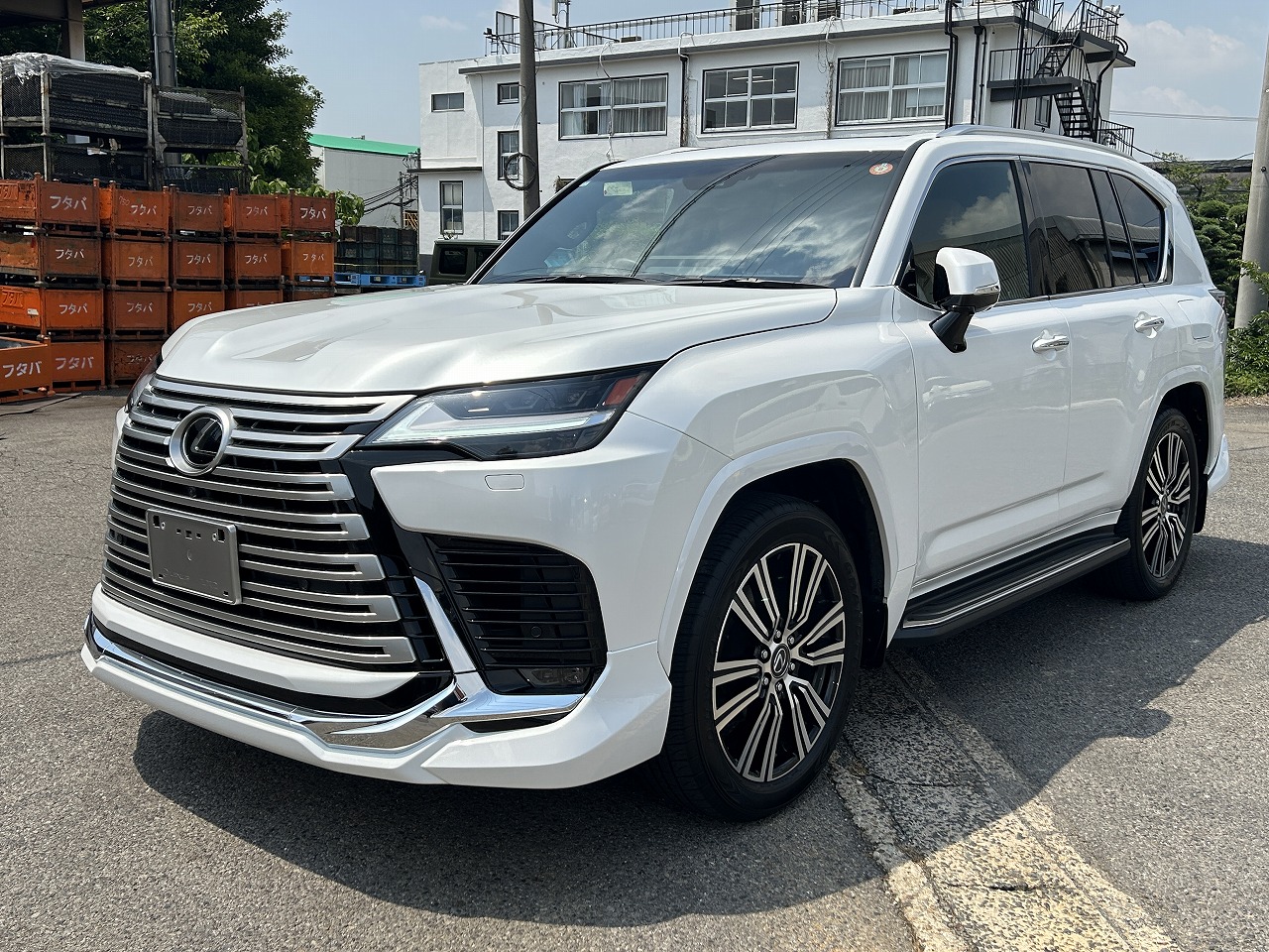 LEXUS LX 600