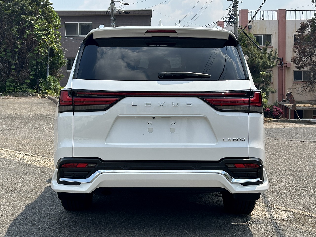 LEXUS LX 600