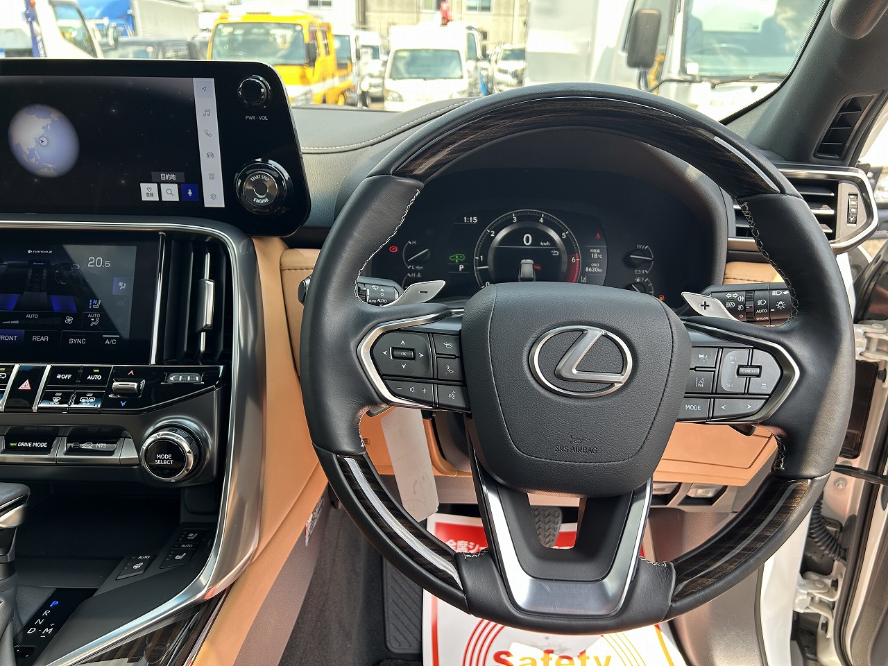LEXUS LX 600