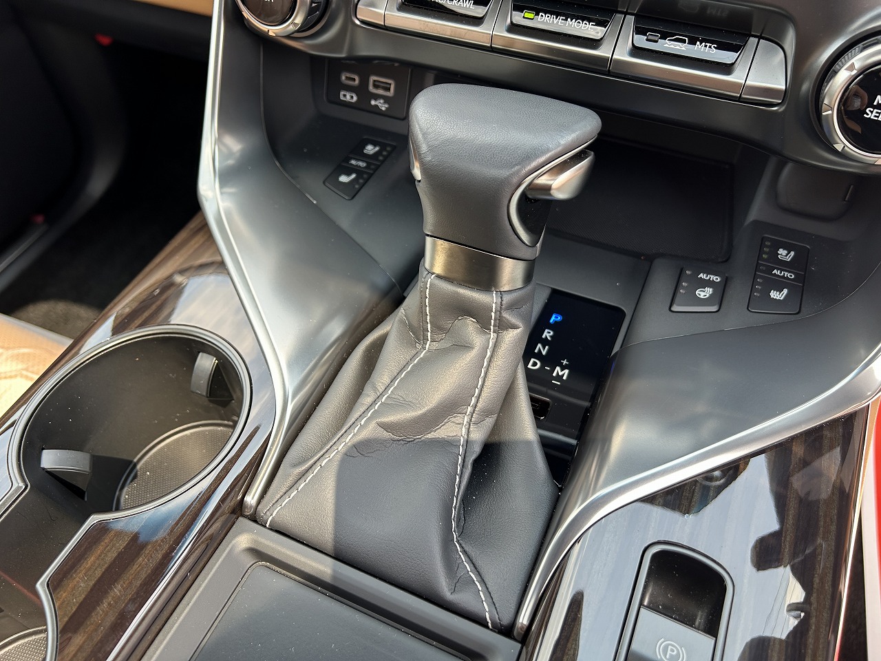 LEXUS LX 600
