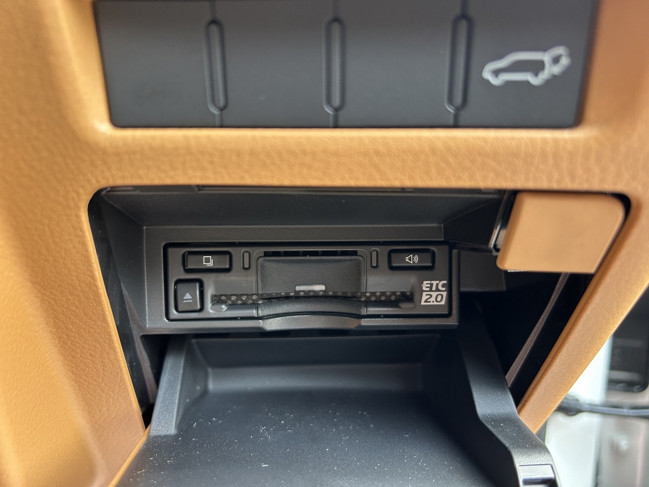 LEXUS LX 600
