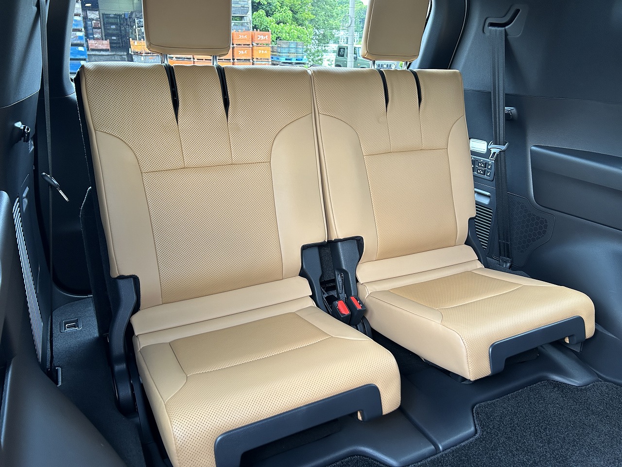 LEXUS LX 600