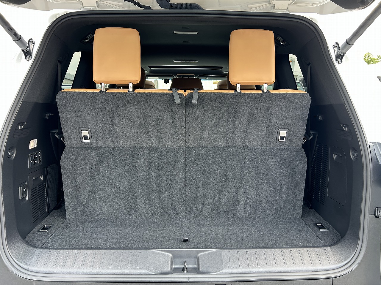 LEXUS LX 600