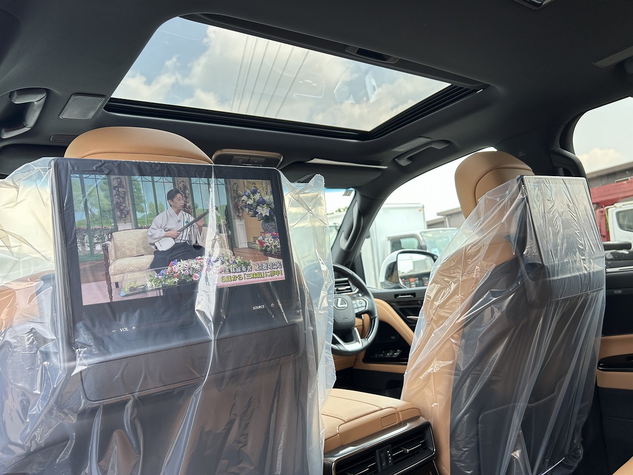LEXUS LX 600