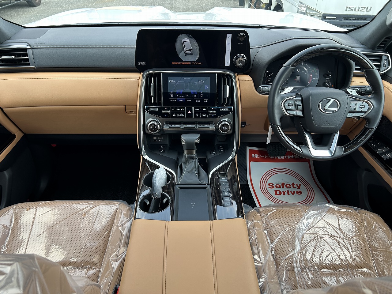 LEXUS LX 600