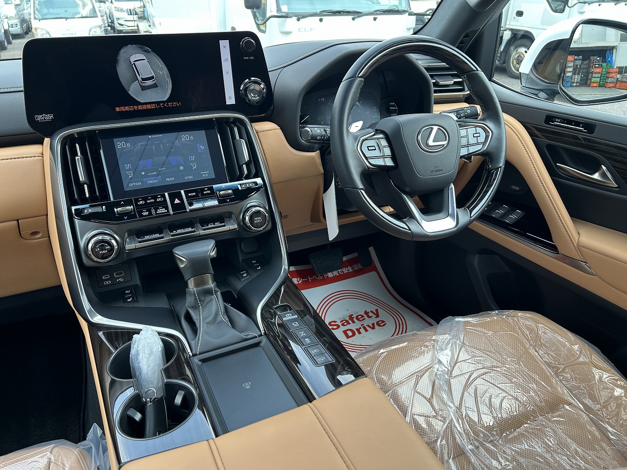 LEXUS LX 600