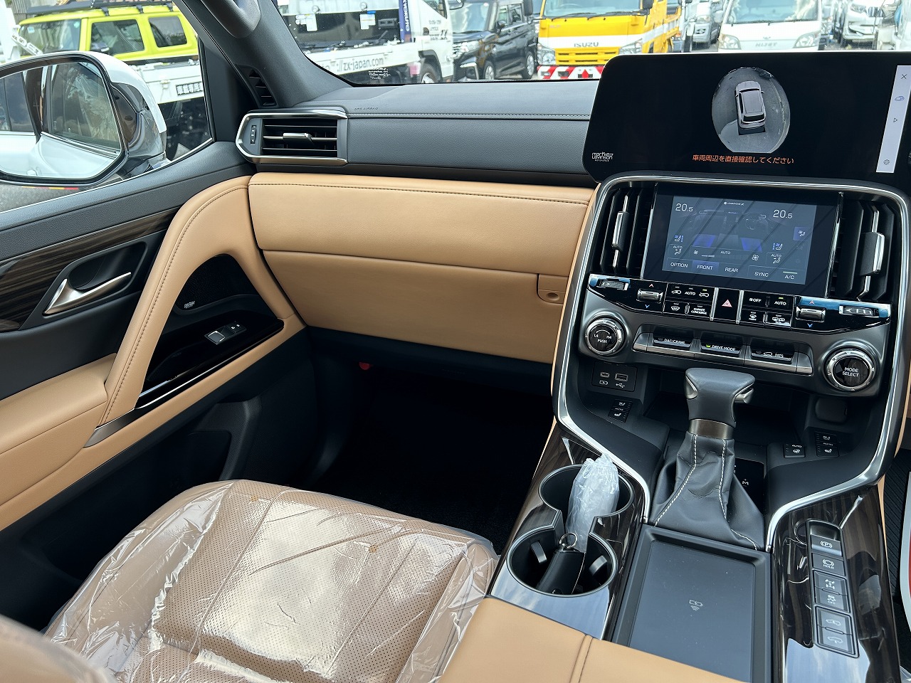 LEXUS LX 600