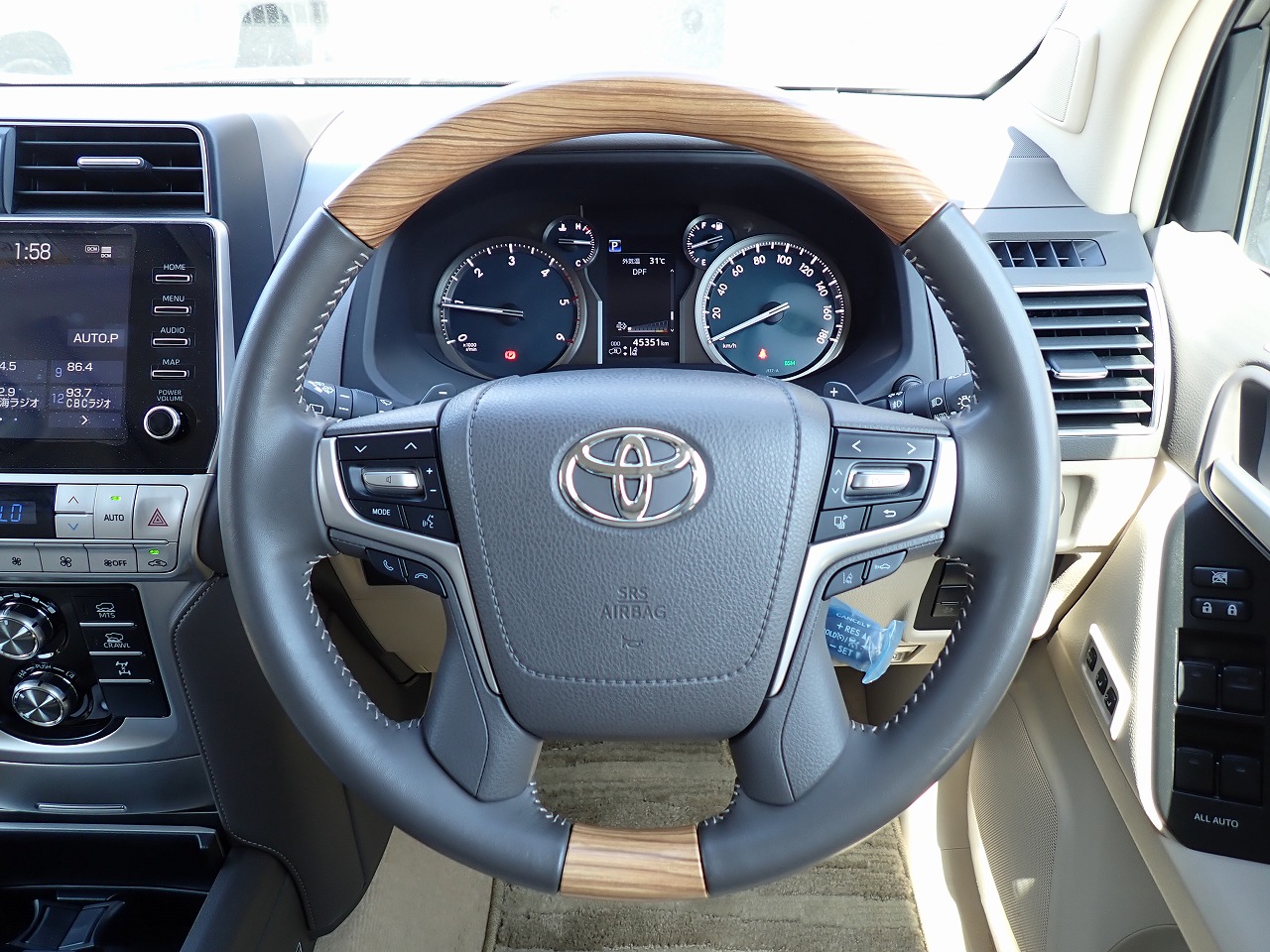 TOYOTA Land Cruiser