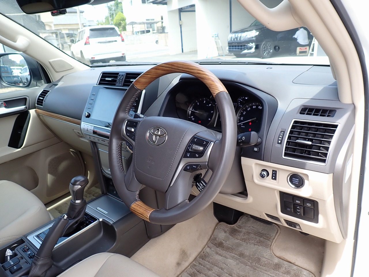 TOYOTA Land Cruiser Prado