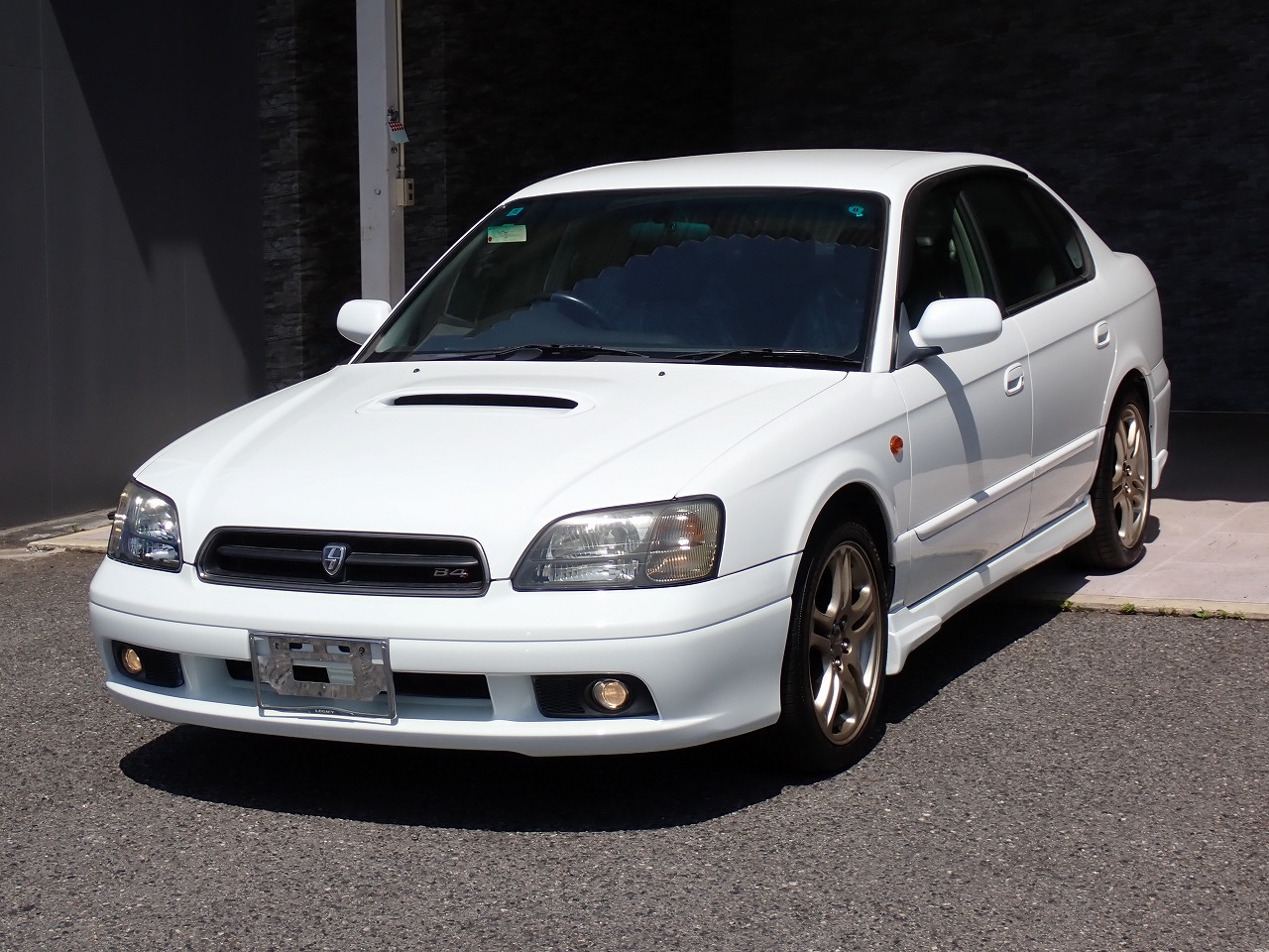 SUBARU Legacy B4