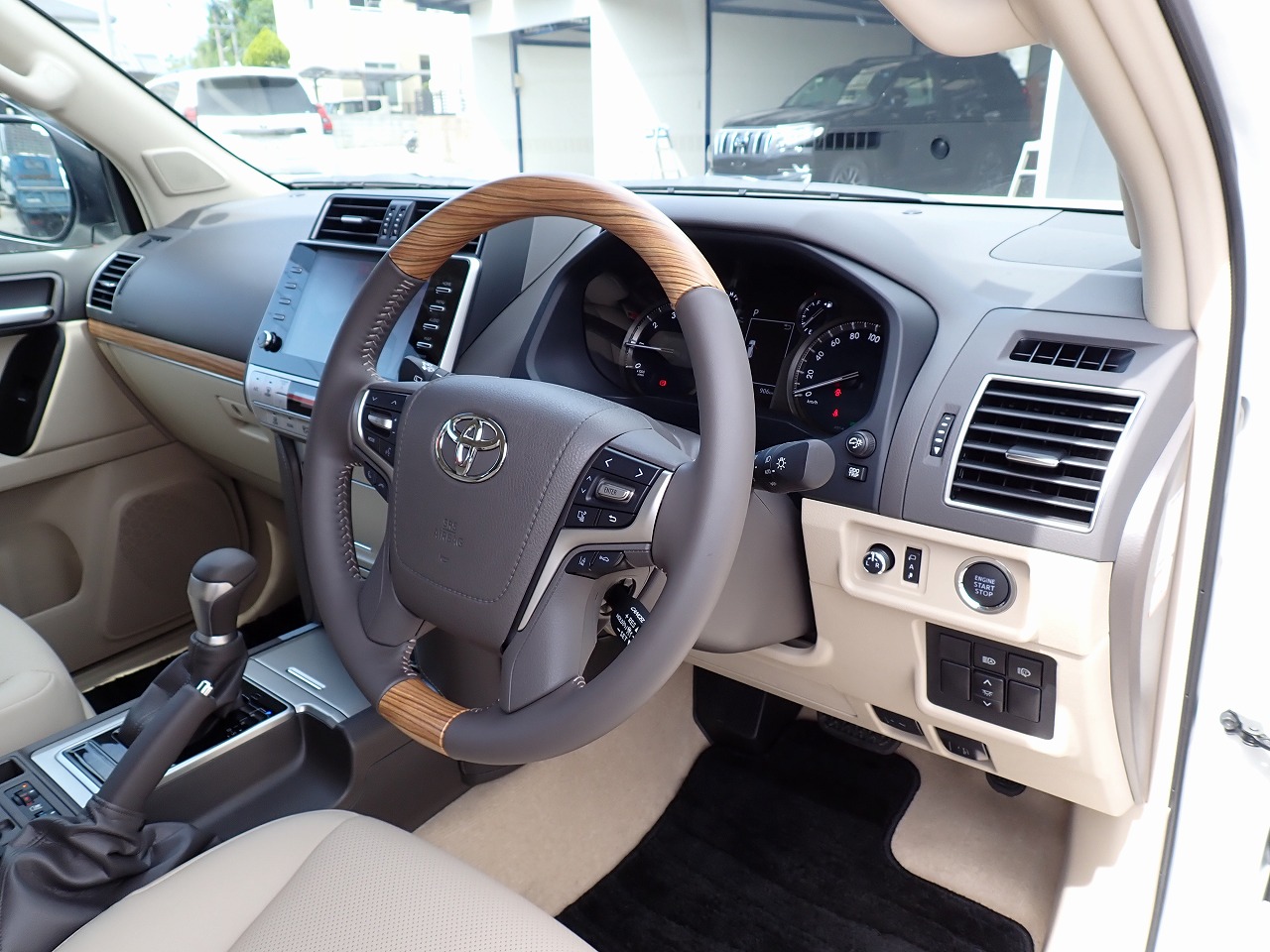 TOYOTA Land Cruiser Prado