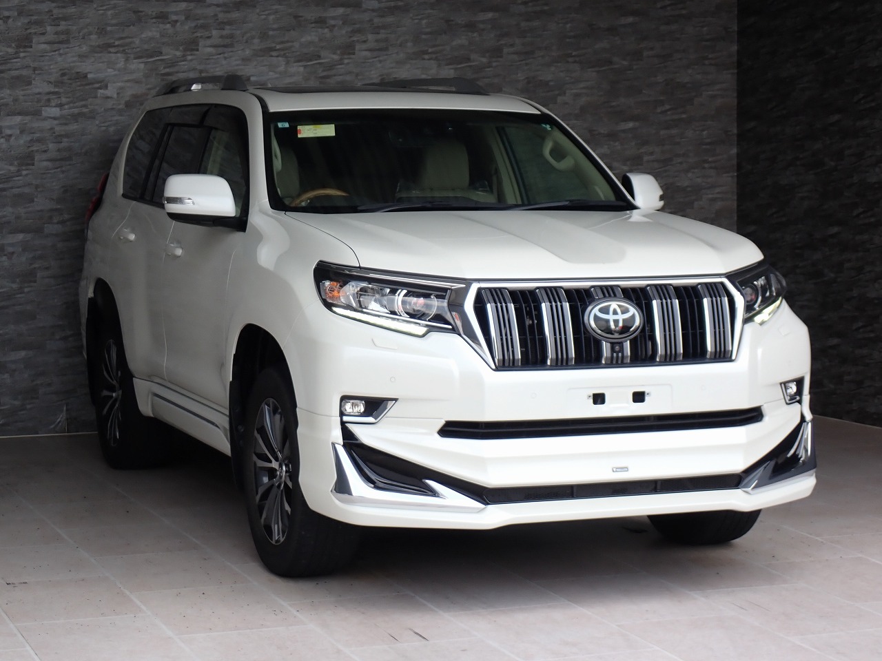 TOYOTA Land Cruiser Prado