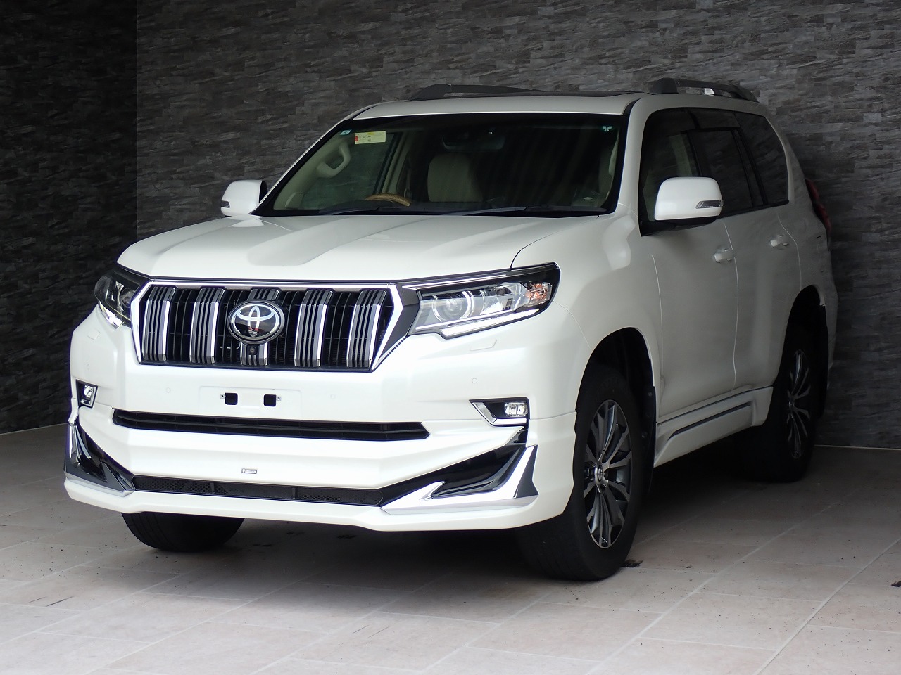 TOYOTA Land Cruiser Prado