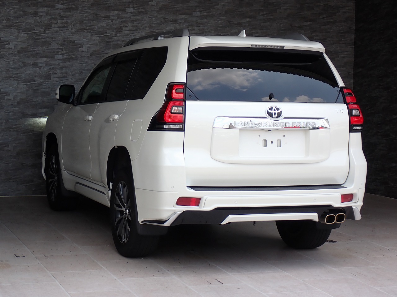TOYOTA Land Cruiser Prado