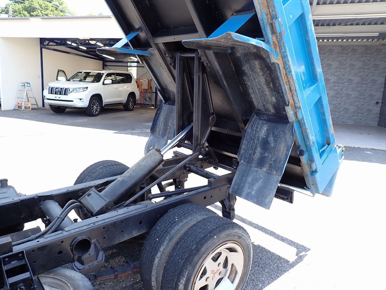MITSUBISHI Canter