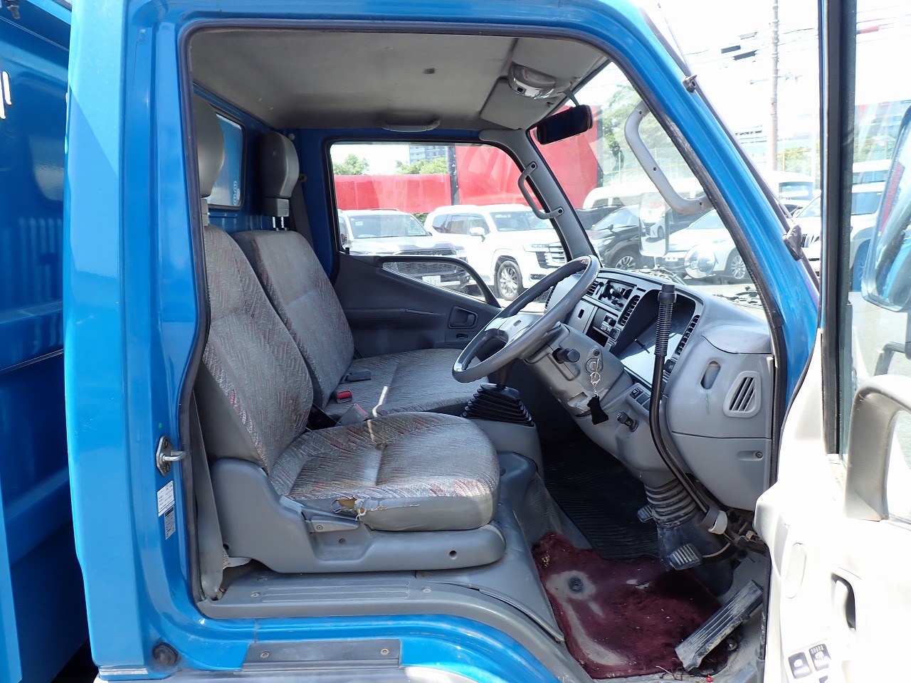 MITSUBISHI Canter