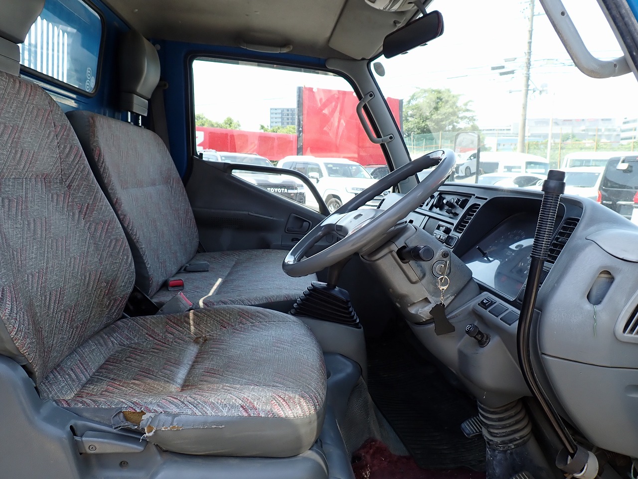 MITSUBISHI Canter