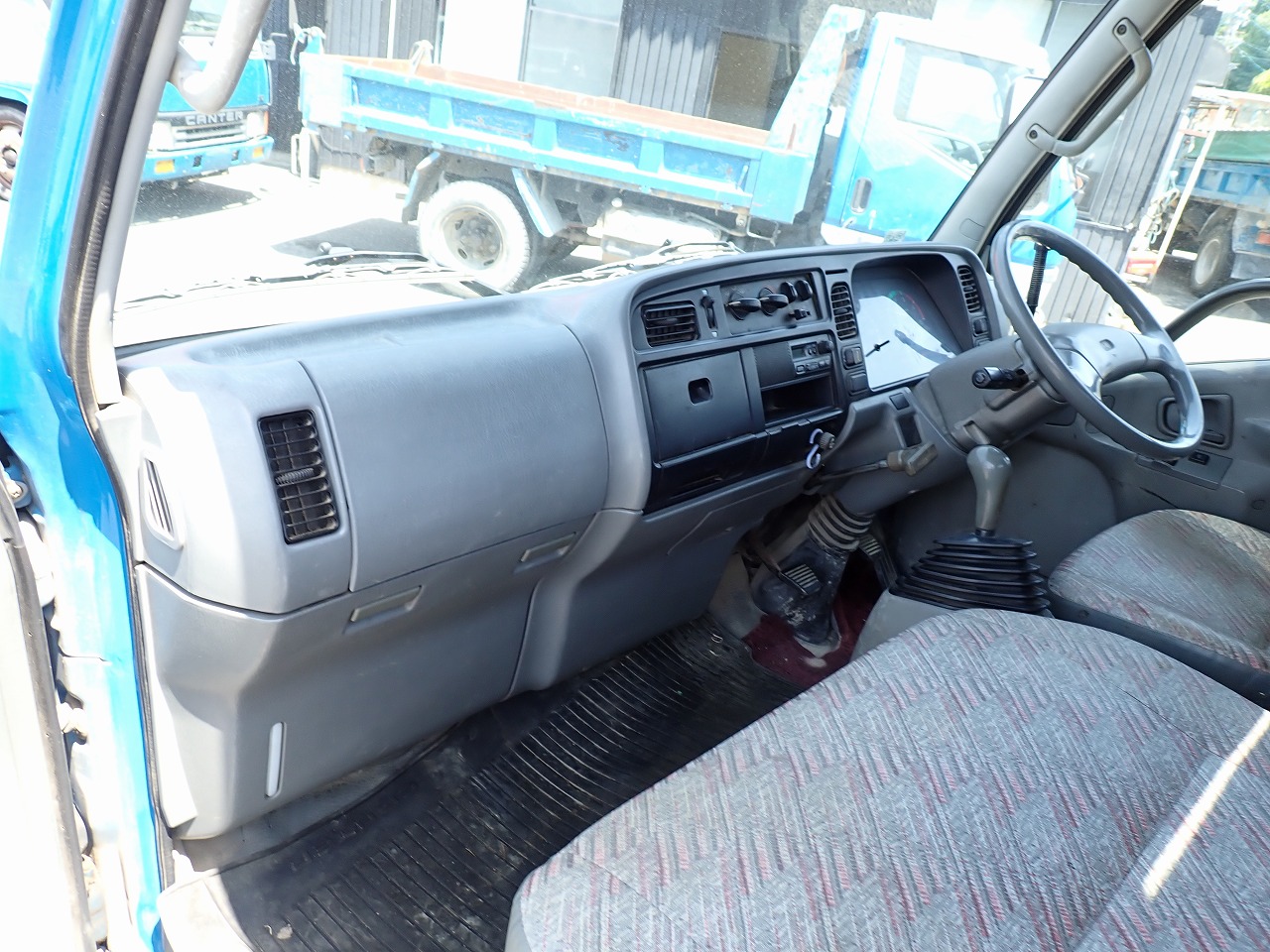MITSUBISHI Canter