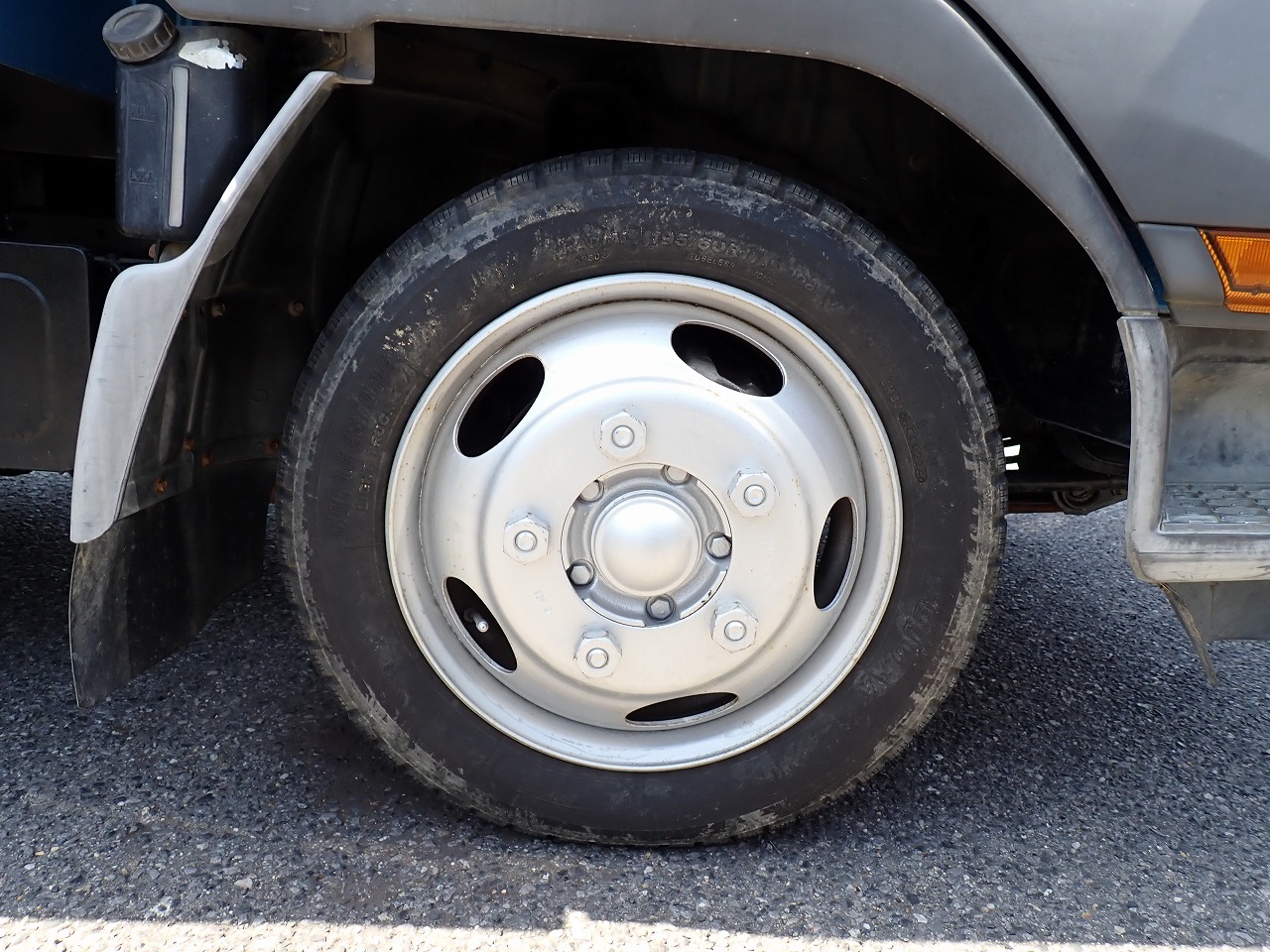 MITSUBISHI Canter