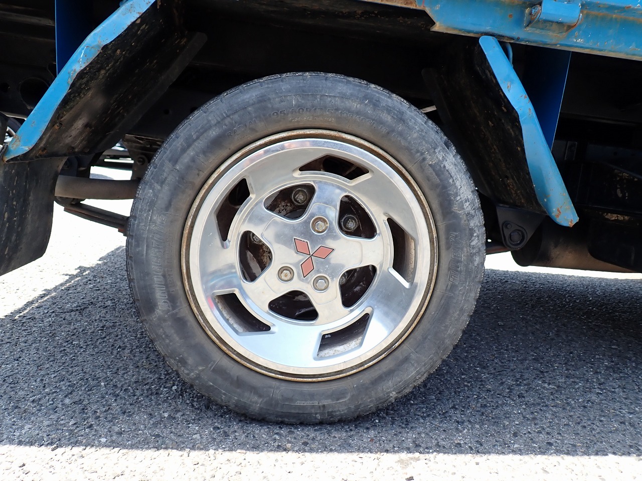 MITSUBISHI Canter