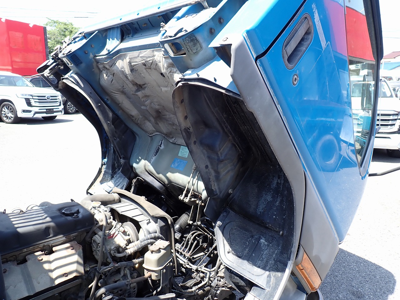 MITSUBISHI Canter