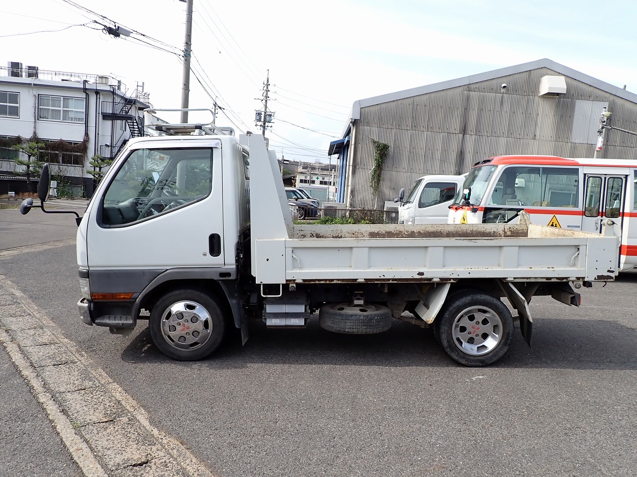 MITSUBISHI Canter