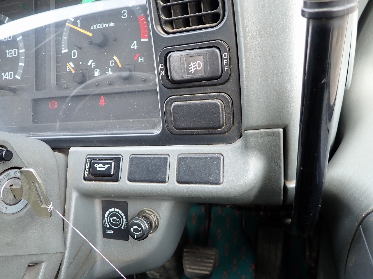 MITSUBISHI Canter