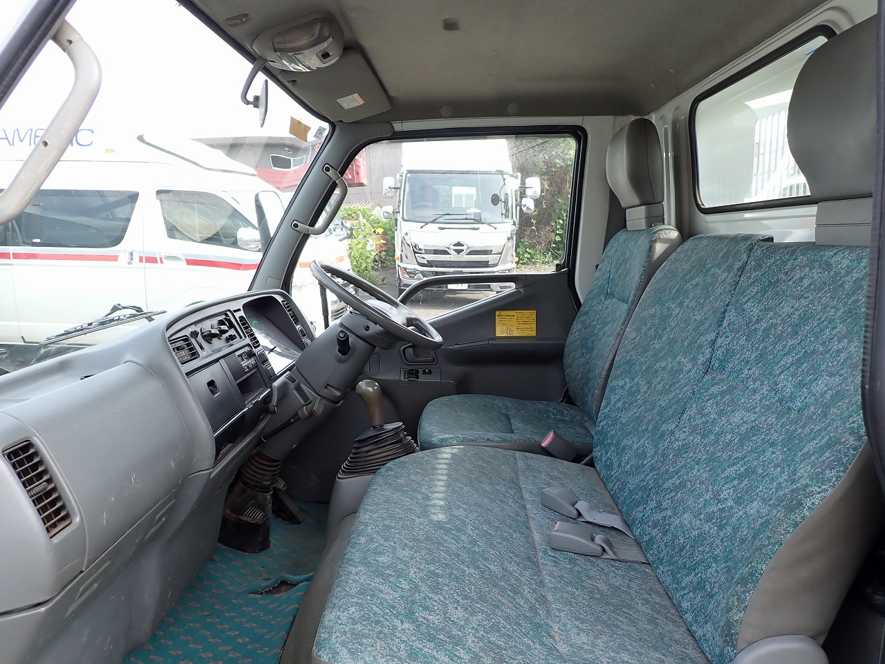 MITSUBISHI Canter