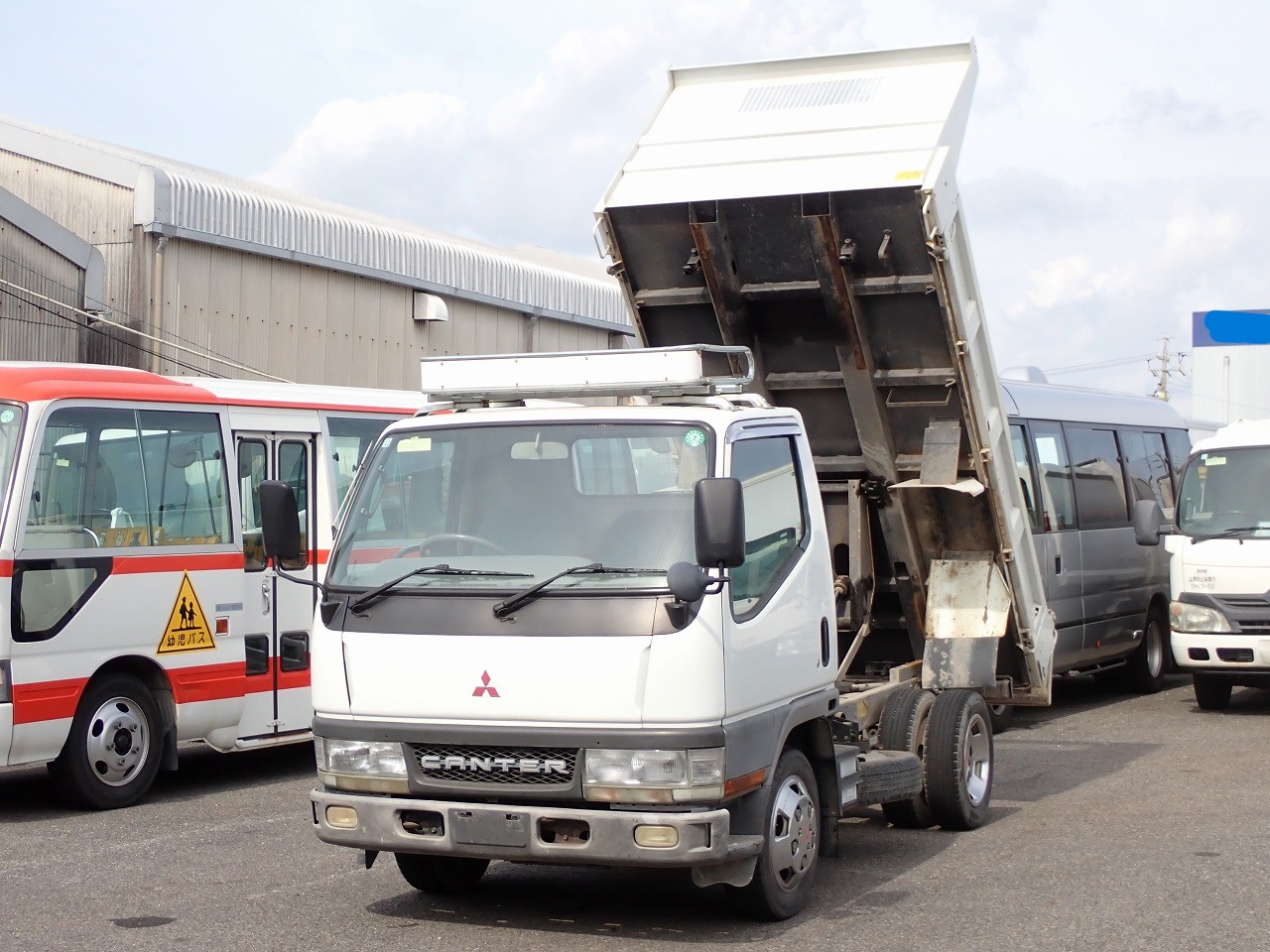MITSUBISHI Canter
