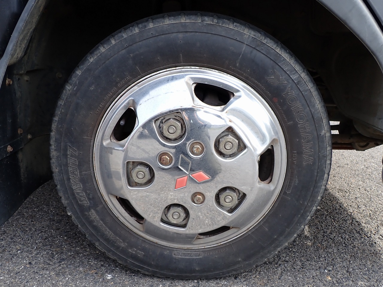 MITSUBISHI Canter