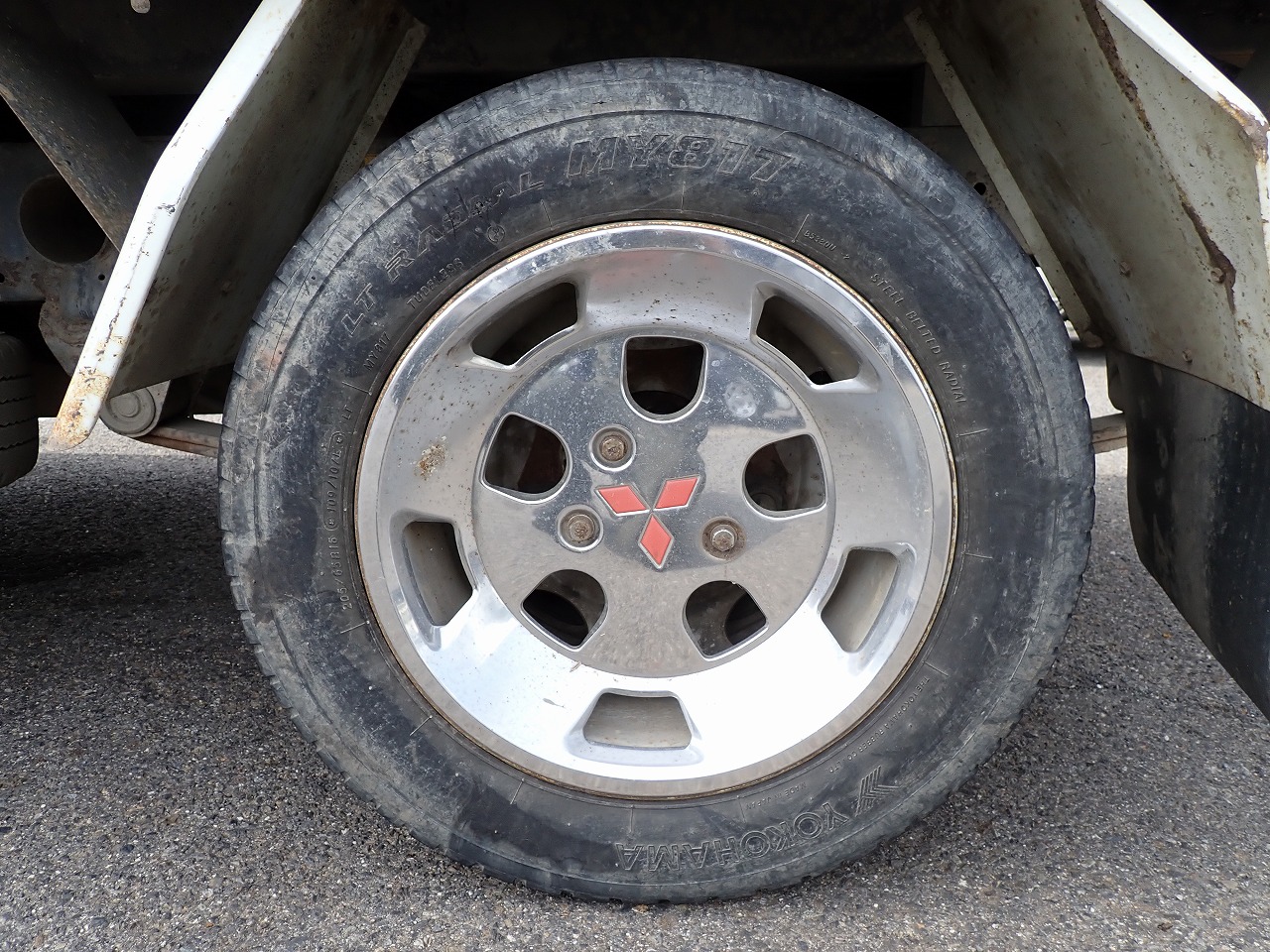 MITSUBISHI Canter