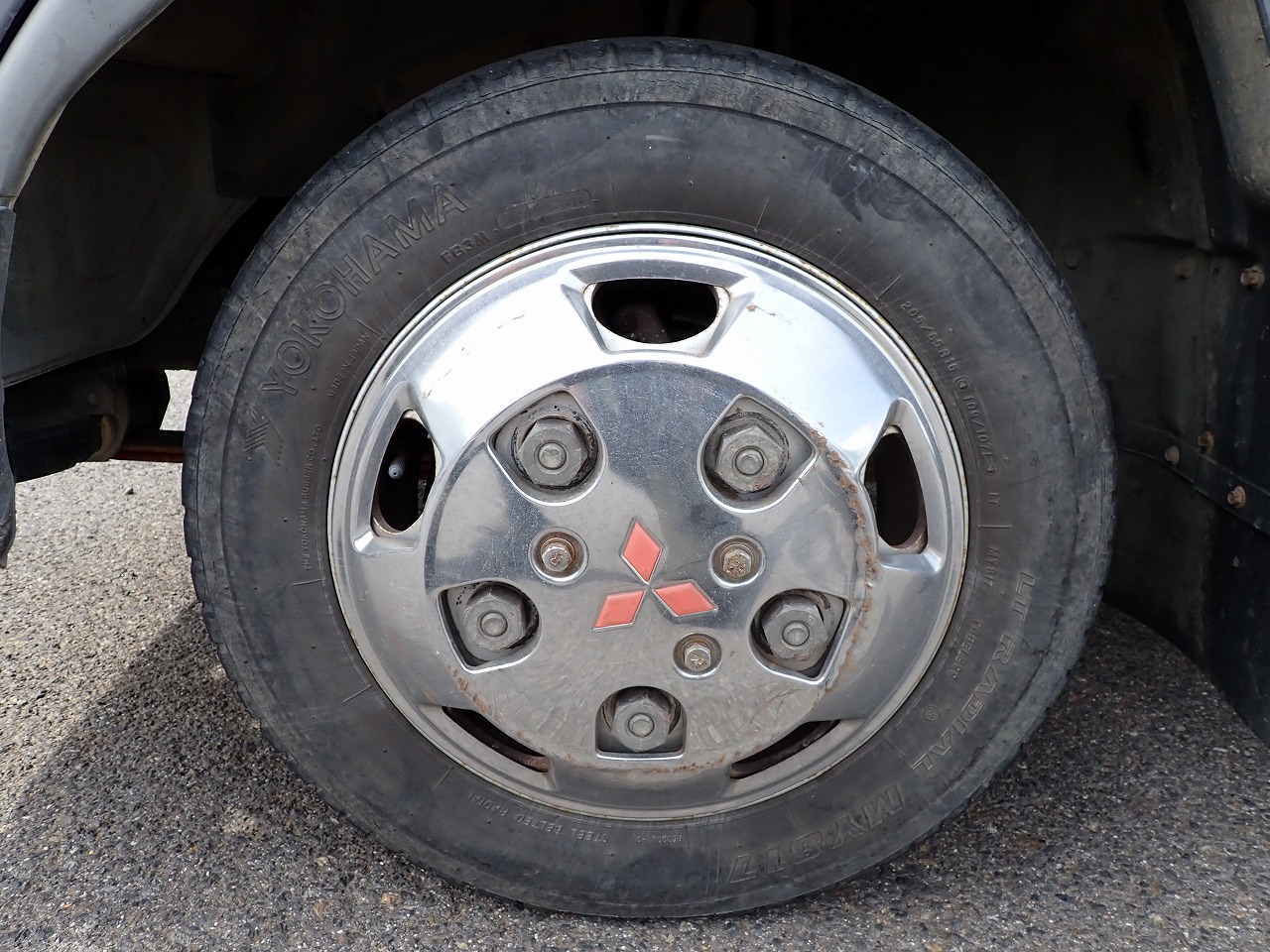 MITSUBISHI Canter