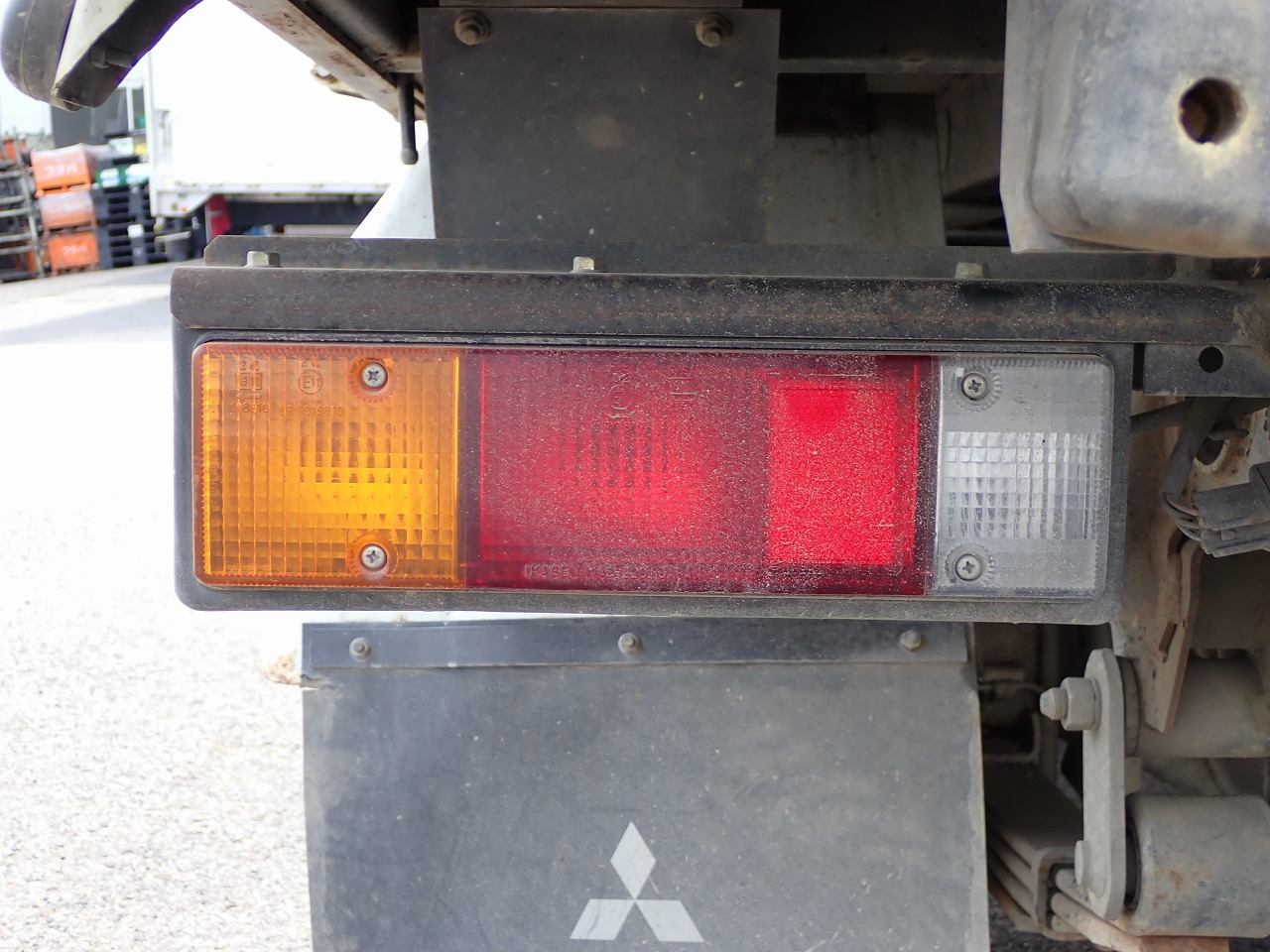 MITSUBISHI Canter
