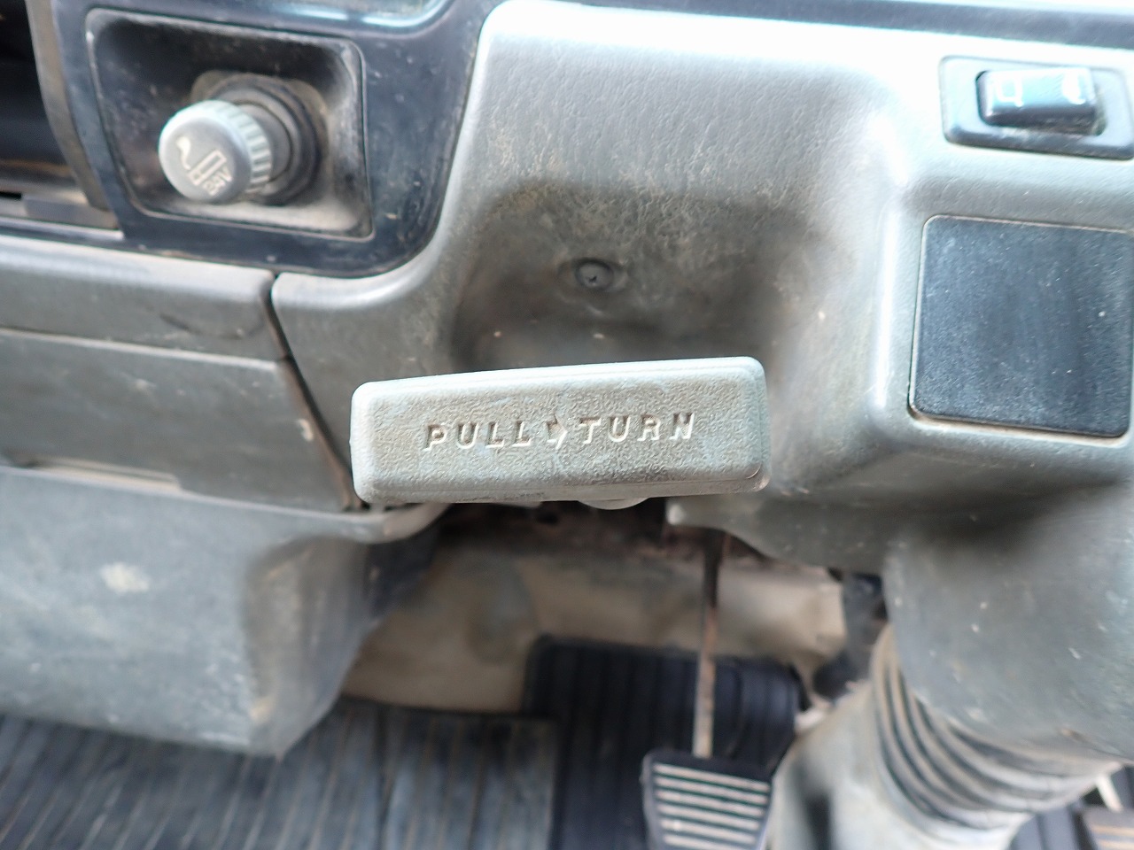MITSUBISHI Canter