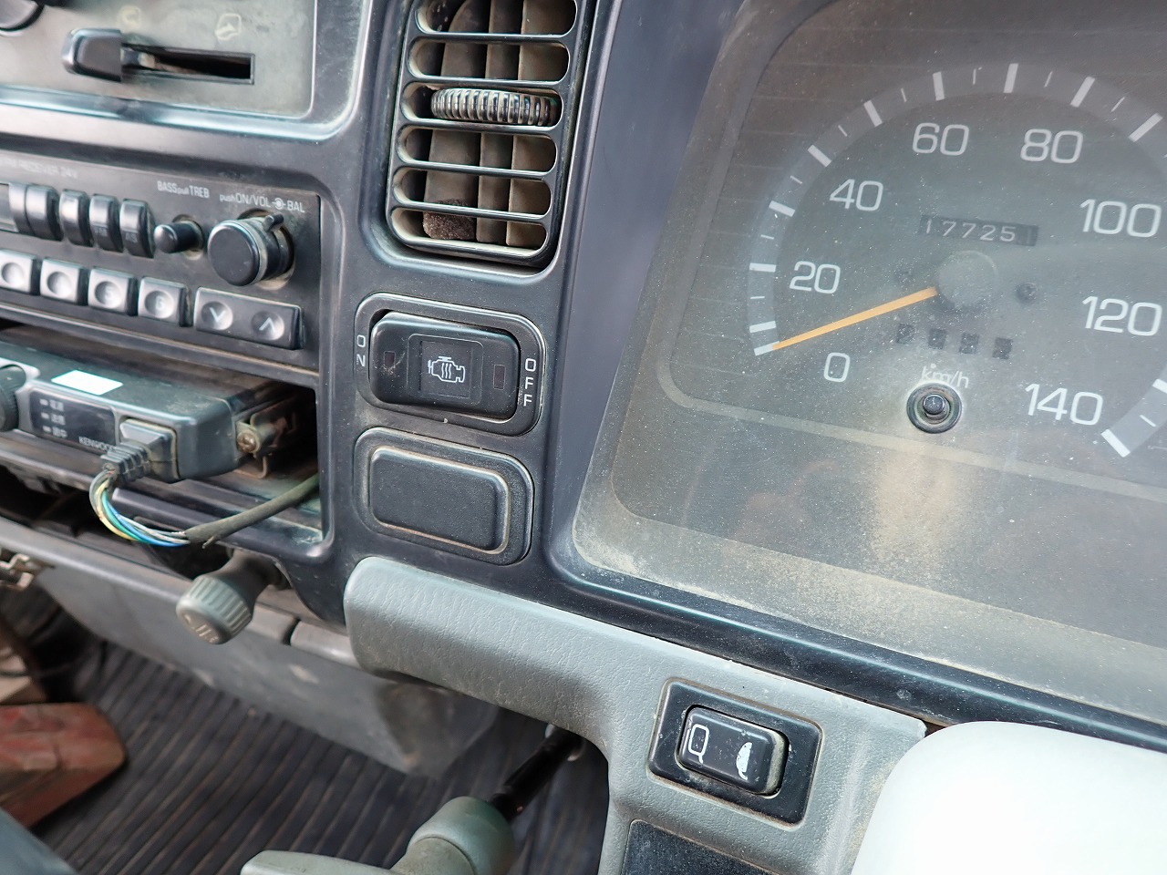 MITSUBISHI Canter