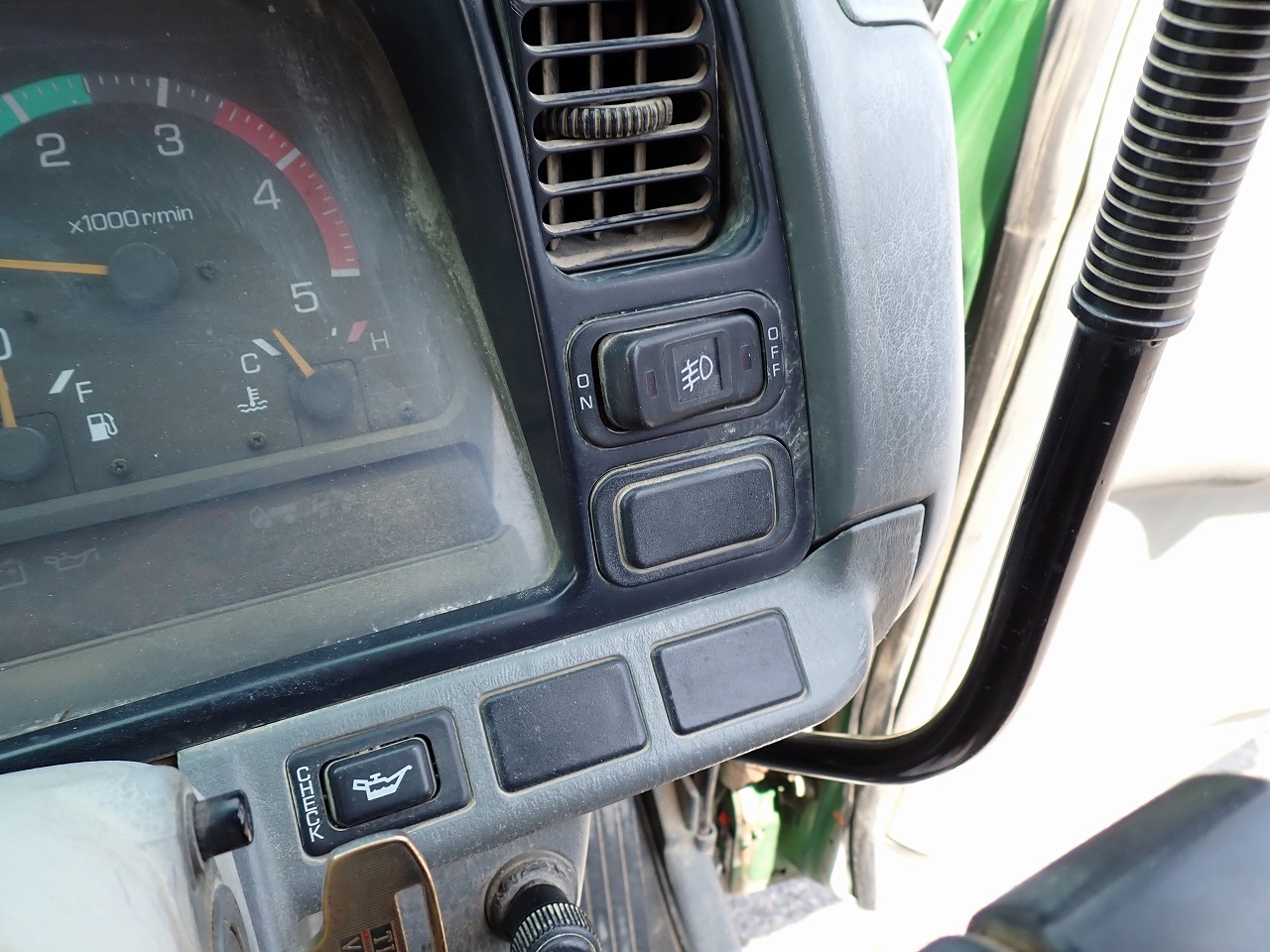 MITSUBISHI Canter
