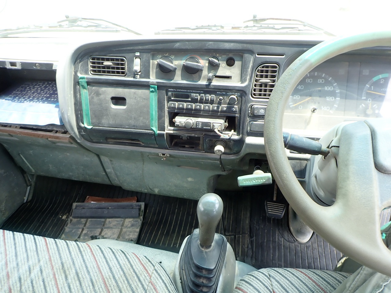 MITSUBISHI Canter