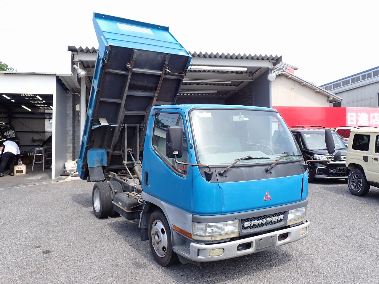 MITSUBISHI Canter