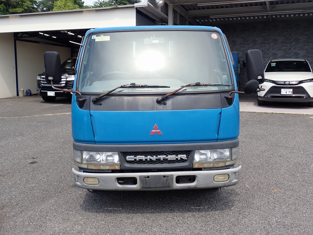 MITSUBISHI Canter