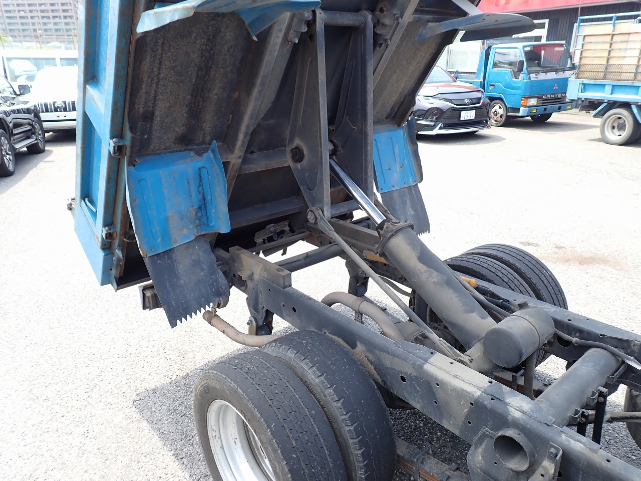 MITSUBISHI Canter