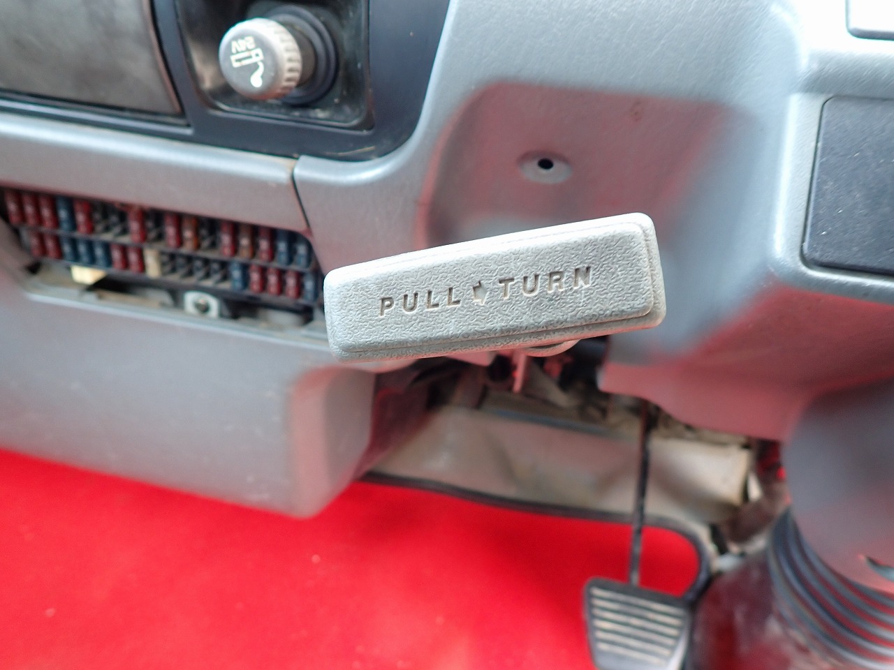 MITSUBISHI Canter