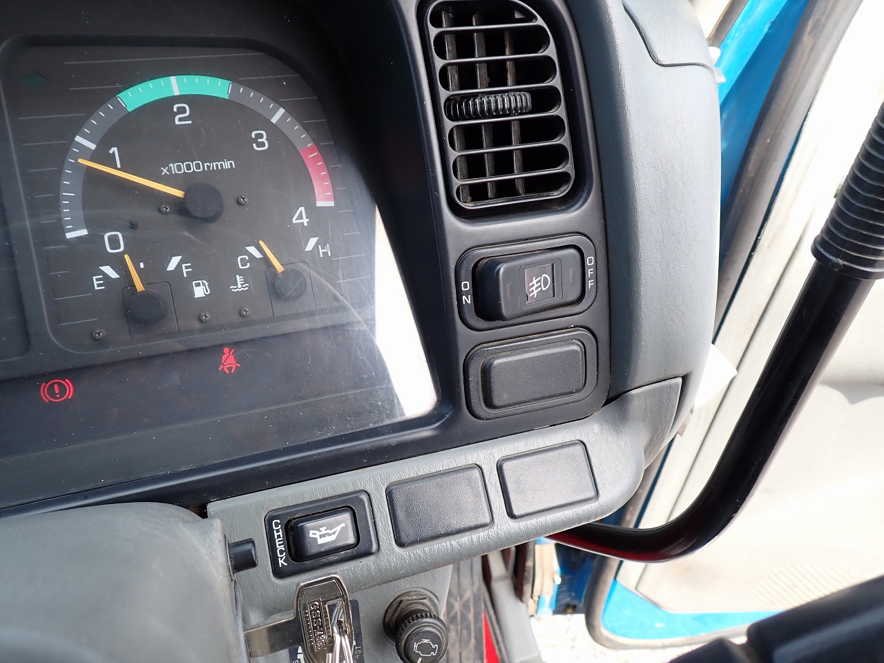 MITSUBISHI Canter