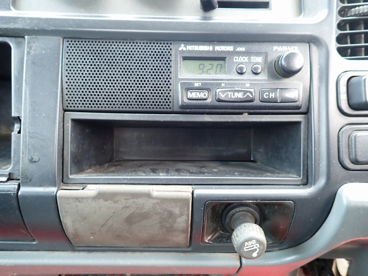MITSUBISHI Canter